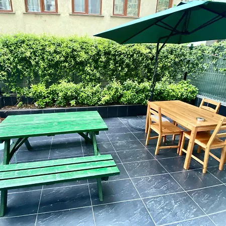 Διαμέρισμα With Private Garden Near To Osmanbey *